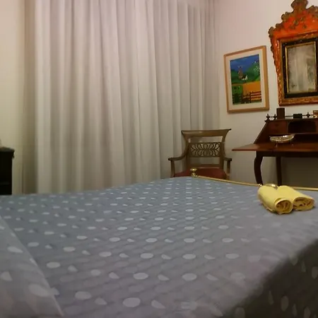 ベッド・アンド・ブレックファスト Castellani 3*